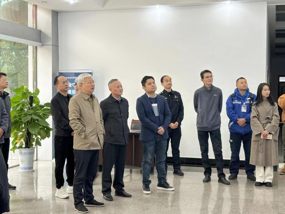 区政协主席龙年喜带队集中视察食品安全工作