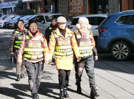 “醴陵大妈”志愿者巡逻 凝聚群防群治力量