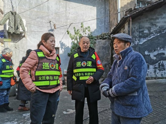 “醴陵大妈”志愿者巡逻 凝聚群防群治力量