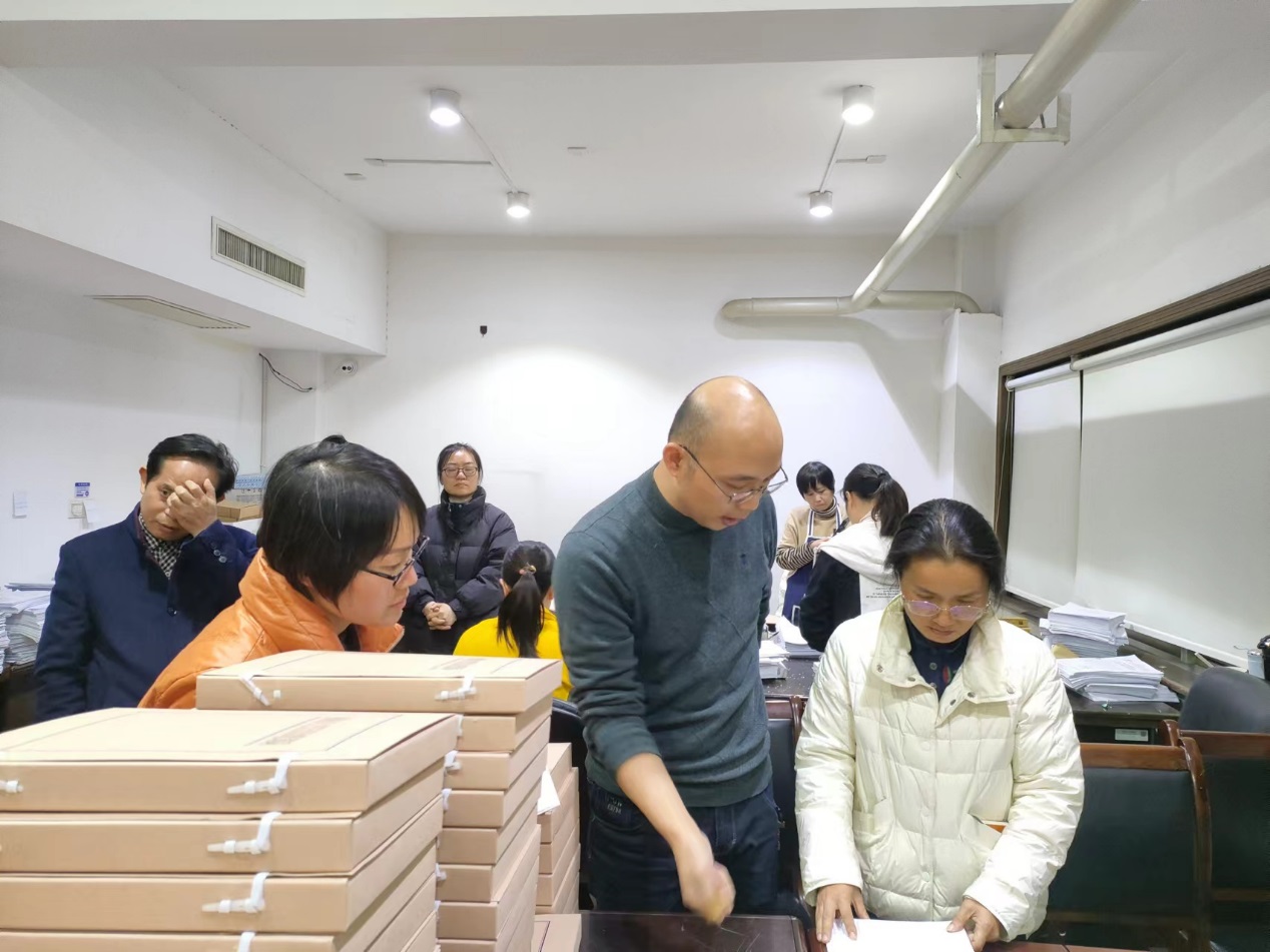局档案工作获市委办(市档案局)检查组高度评价