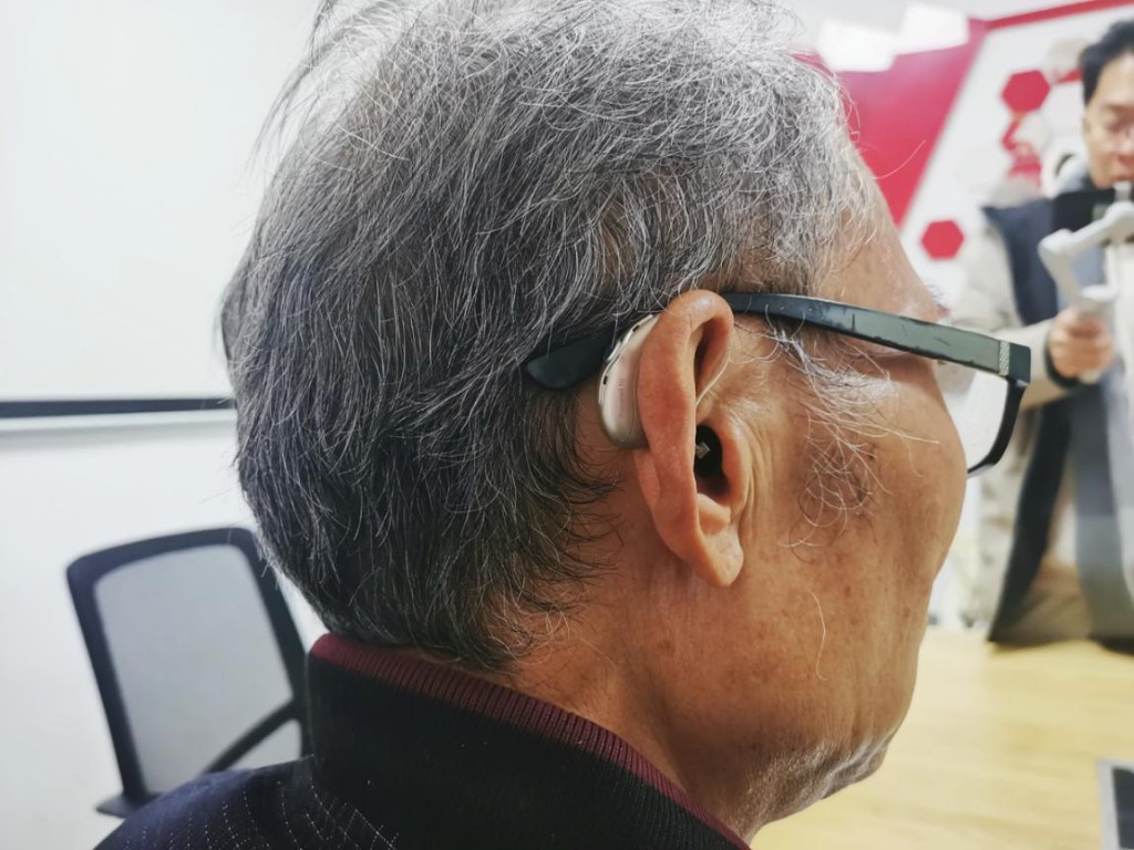 株洲：关爱“有声”  退役老兵有“耳福”啦！
