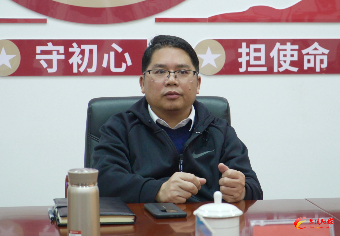 邓元连到税务局调研