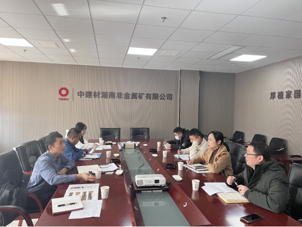 送政策入企 促服务升温