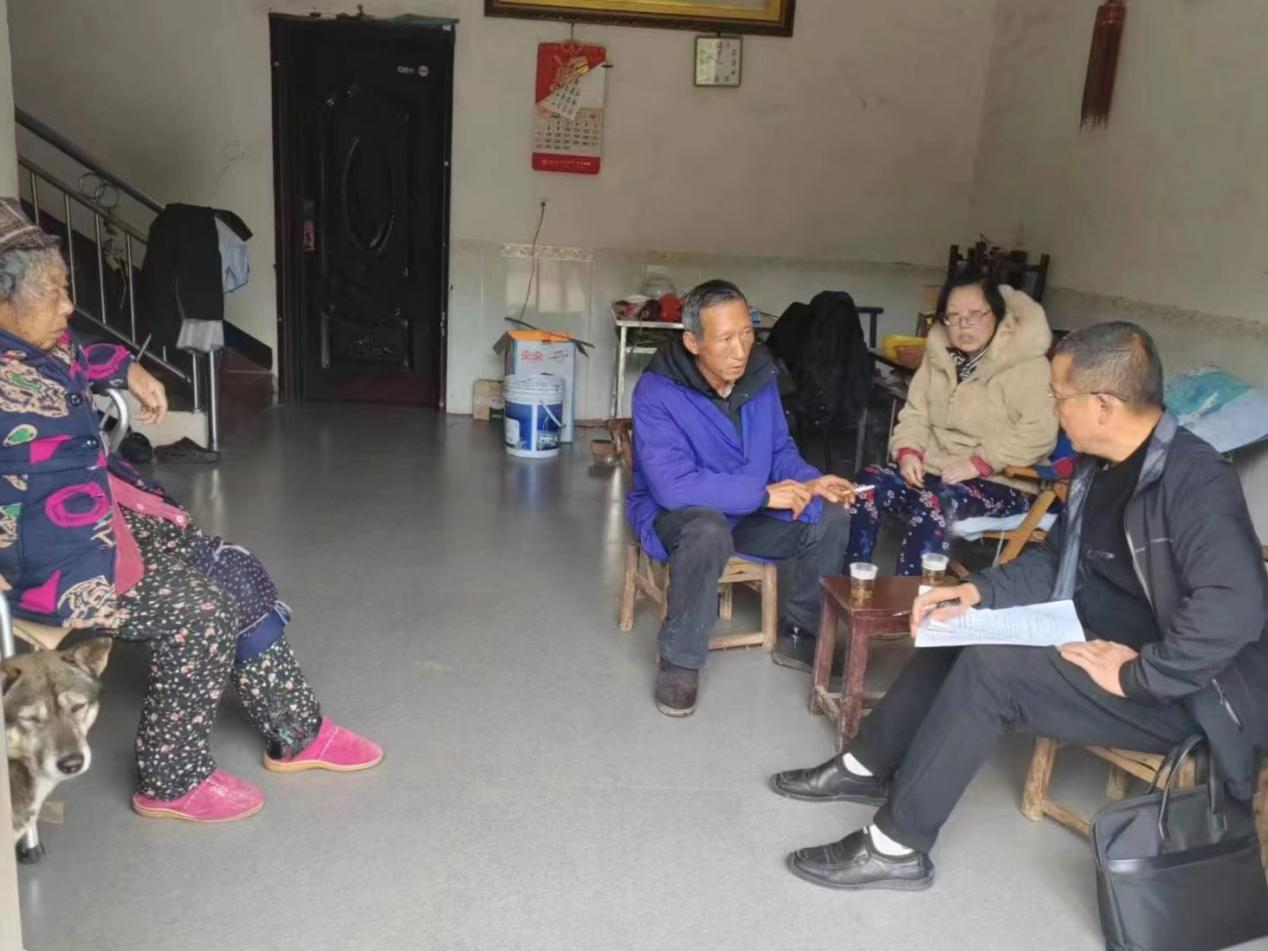 龙船镇“三发力”确保高龄补贴精准发放