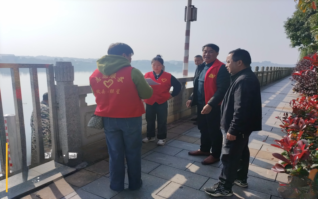 攸县：拆除非法钓鱼台，守卫河道生态