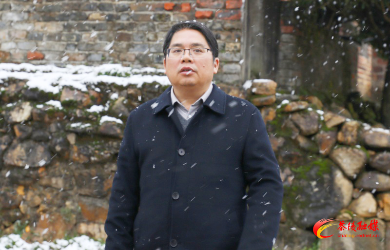 邓元连：全力防范低温雨雪冰冻天气