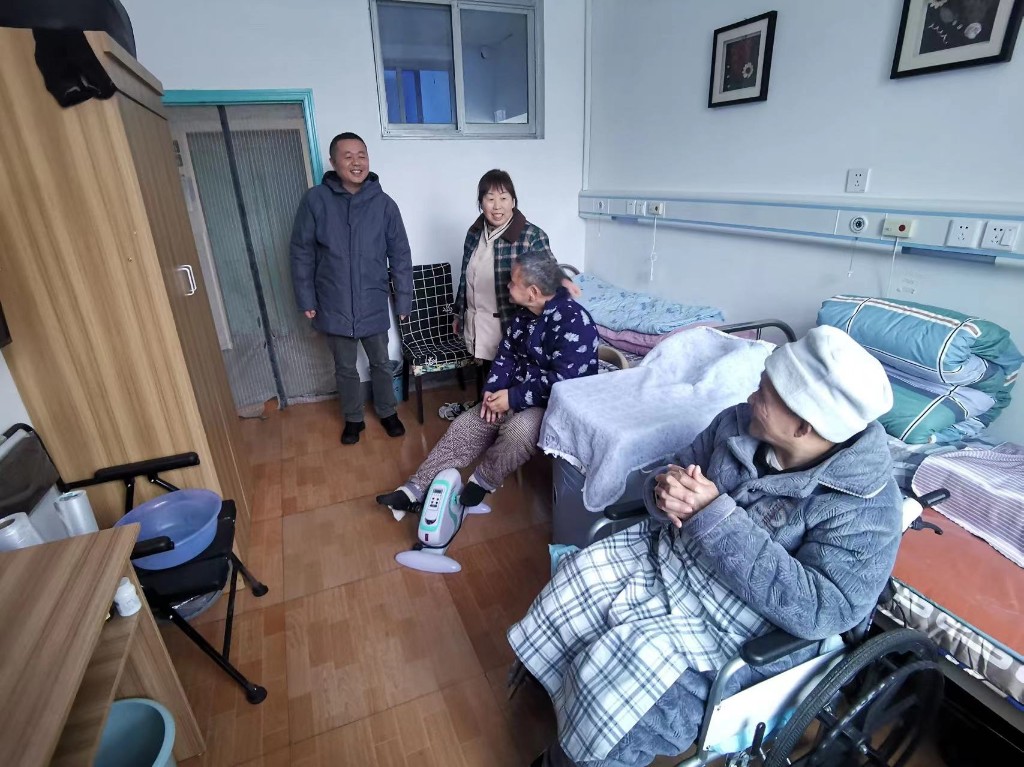 芦淞区民政局开展温暖过冬行动