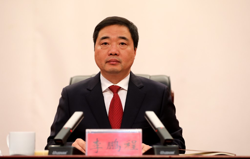 县委十三届六次全体会议暨县委经济工作会议召开