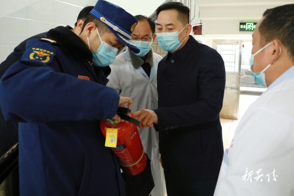 尹朝晖暗访督导安全生产和耕地恢复工作