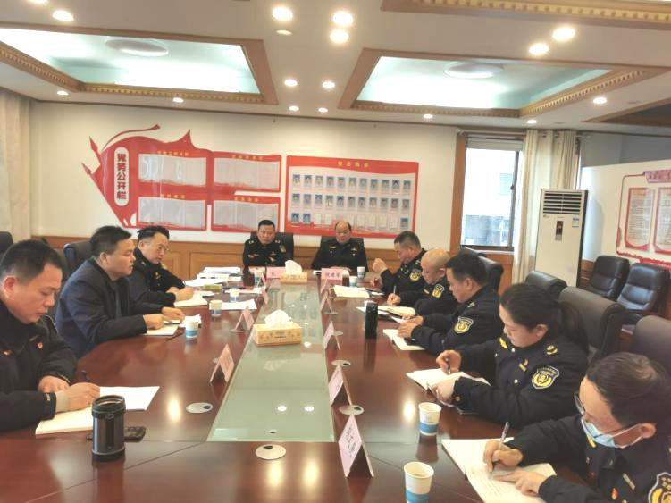 刘正午指导执法支队天元执法大队支部主题教育专题组织生活会