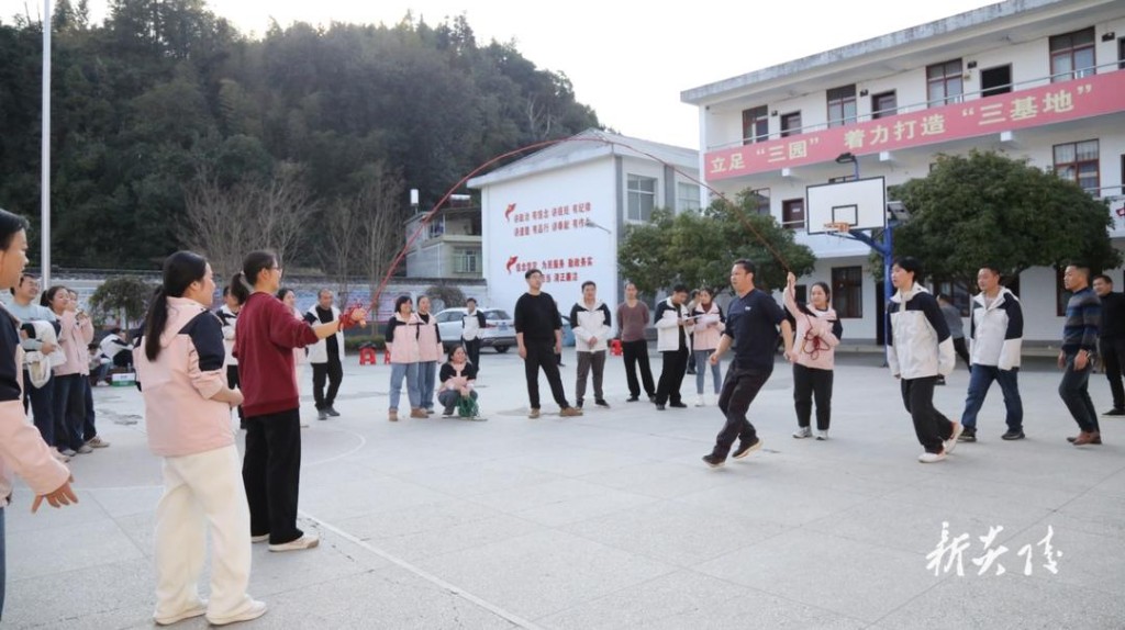 水口镇举办“党建引领作风 实践争创新功”庆元旦趣味运动会