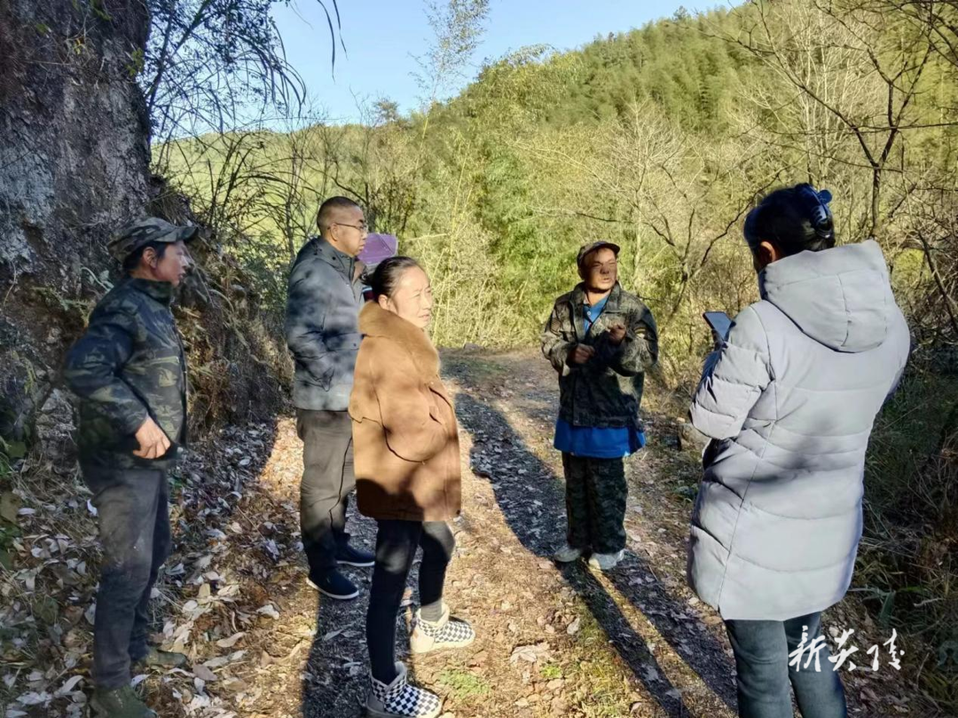 大院农场：高龄老人迷失大山 热心人士帮忙找回