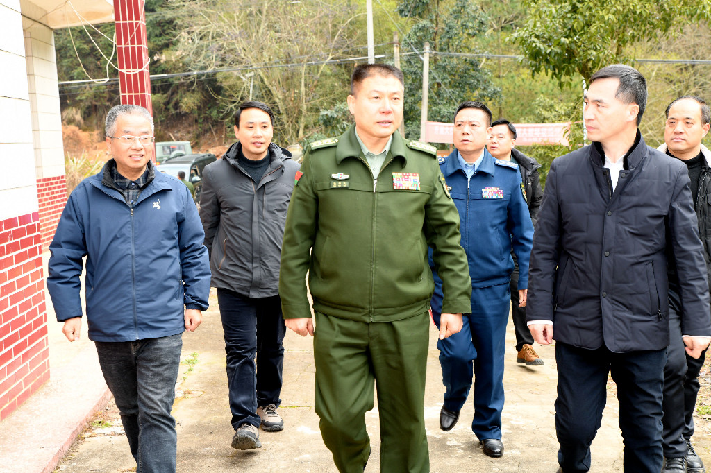 耿保民一行赴醴陵市沩山镇泉水村调研乡村振兴工作