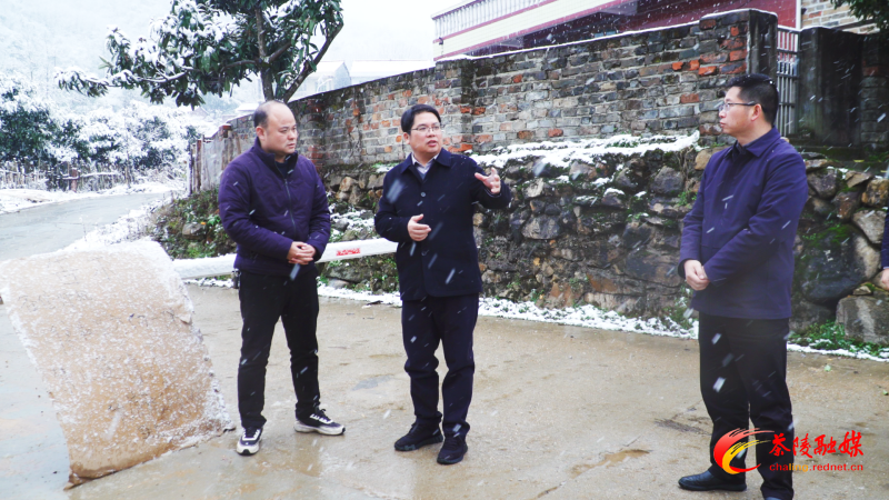 邓元连：全力防范低温雨雪冰冻天气