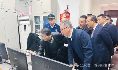 曹慧泉以“四不两直”方式暗访检查安全生产工作