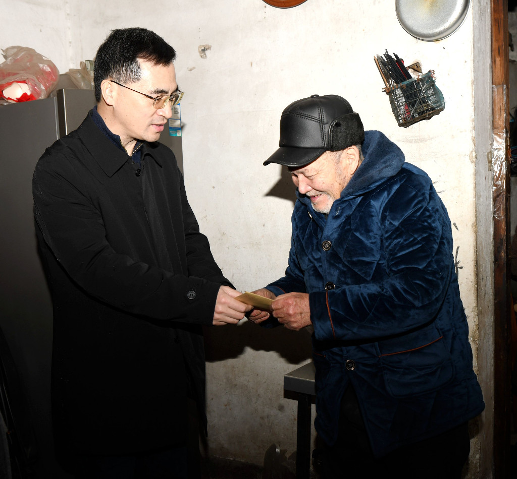株洲交通事务中心慰问联点社区困难群众