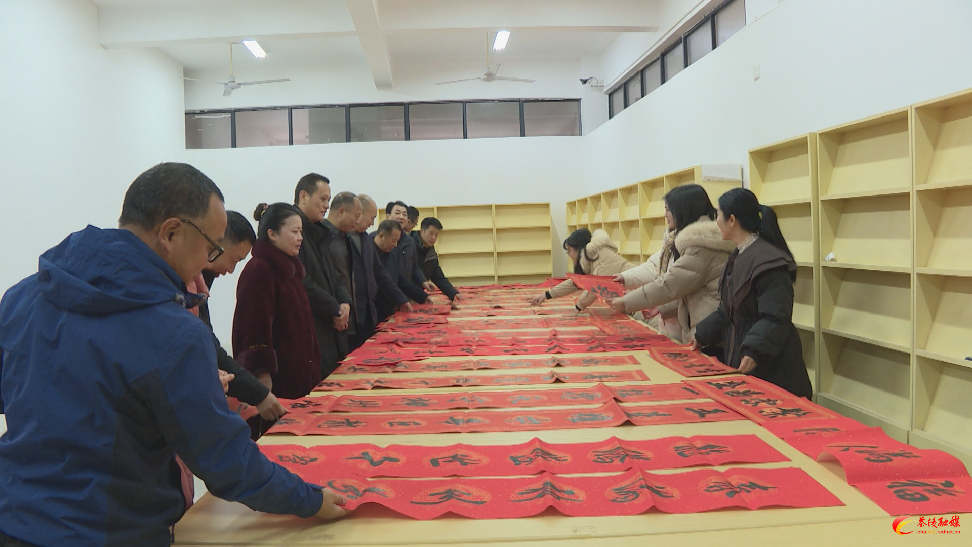 茶陵县教育系统开展春节送春联活动