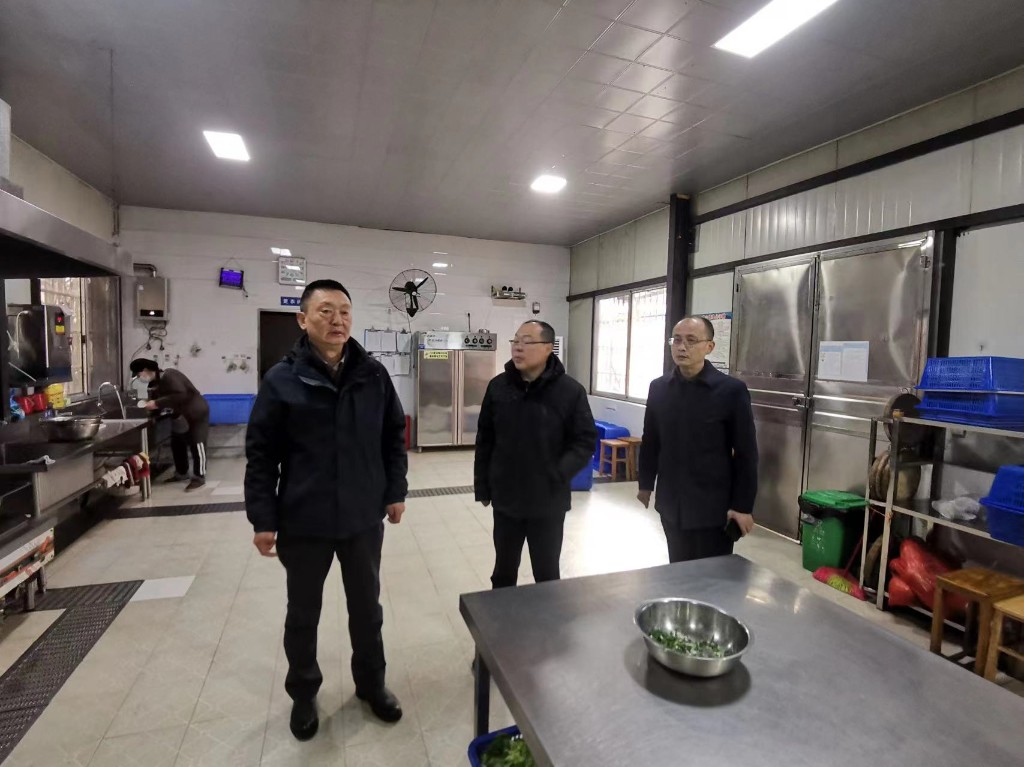 芦淞区民政局开展温暖过冬行动