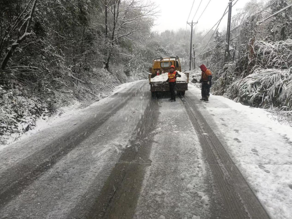 株洲交通运输部门迎风战雪保通保畅保生产