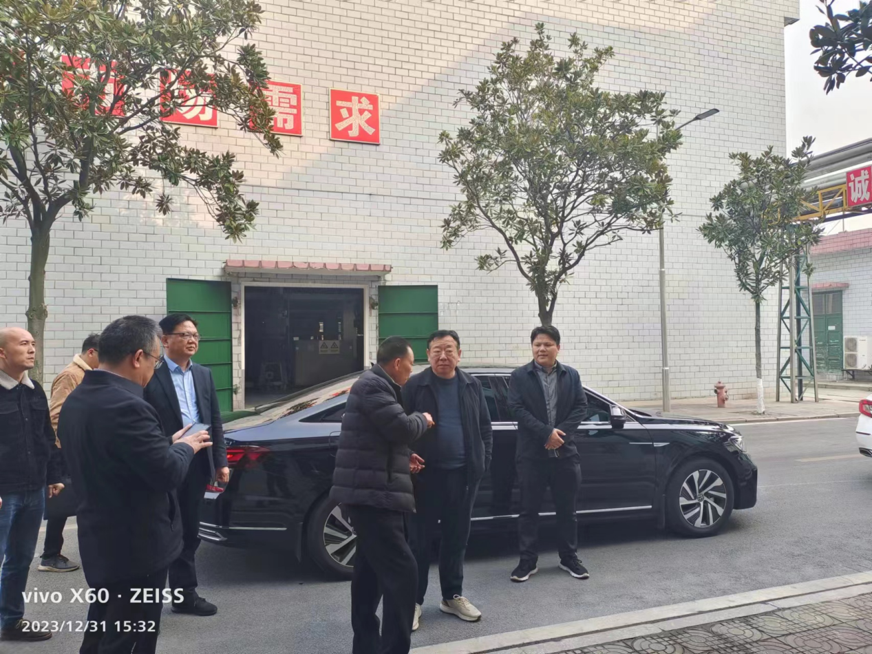 咬紧牙关，竭尽全力，不达目标不收兵