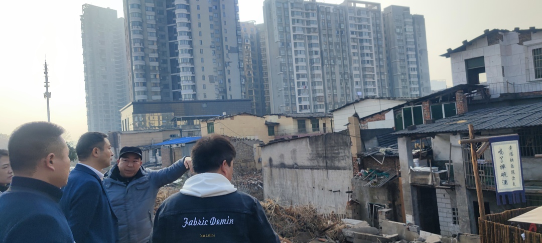 株洲市住建局党组书记、局长何安国调研城中村改造工作