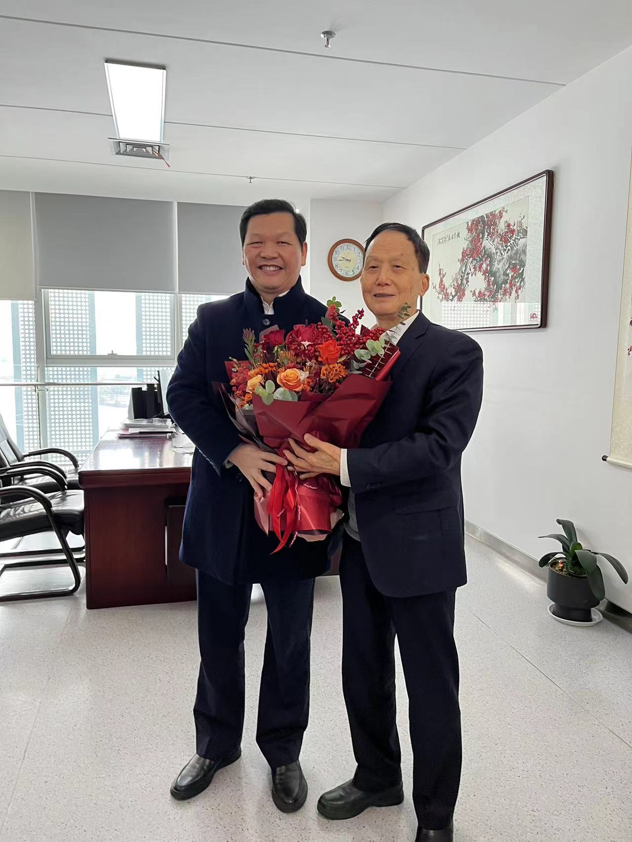 省科技厅曾立新副厅长来株走访慰问院士专家