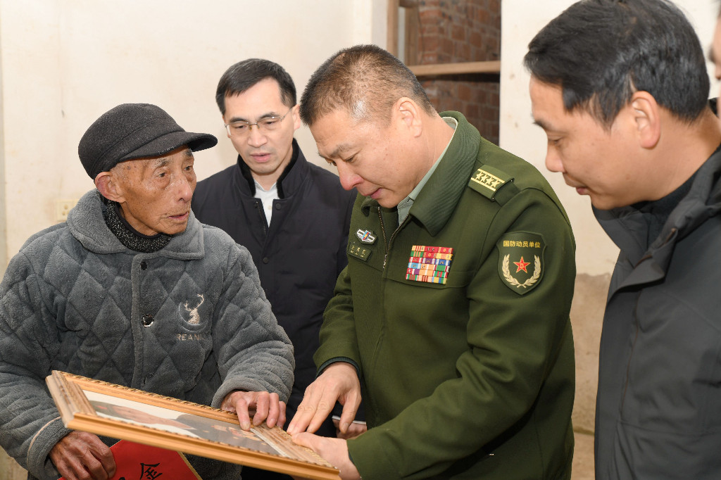 耿保民一行赴醴陵市沩山镇泉水村调研乡村振兴工作