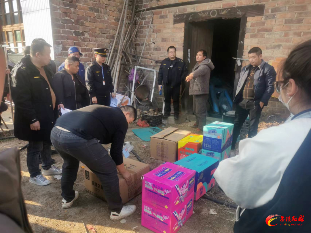 虎踞镇开展烟花爆竹“打非治违”专项整治行动