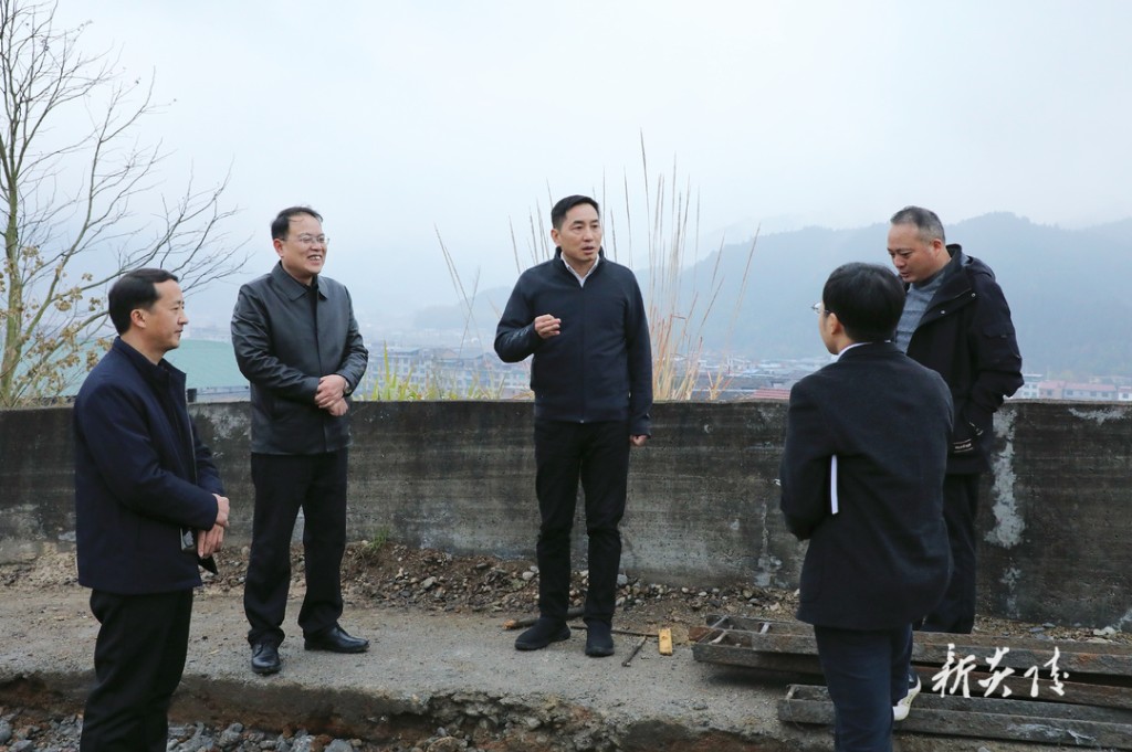 尹朝晖赴十都镇开展“四下基层”调研活动
