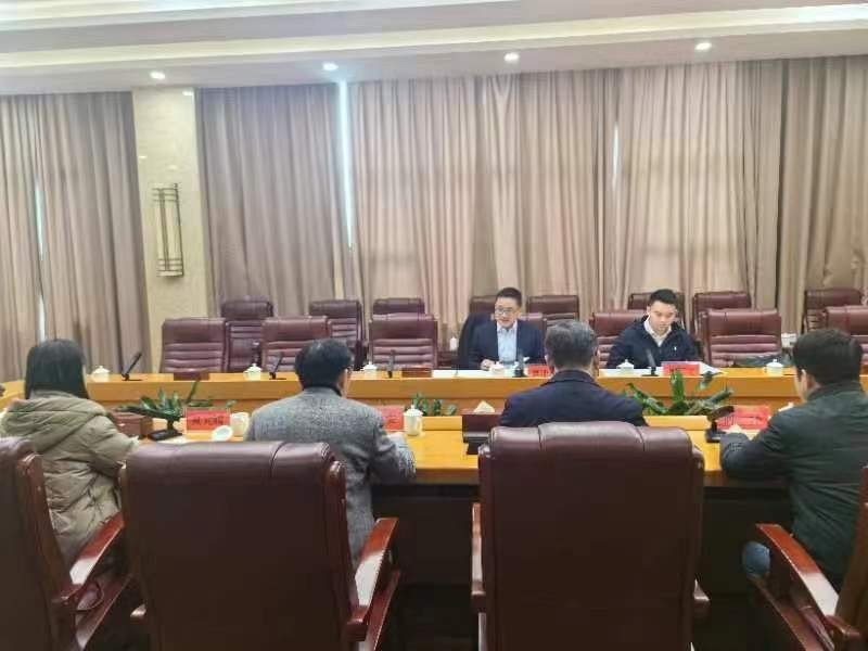 市委常委、市政府副市长刘亚亮到市政府金融办听取有关工作汇报