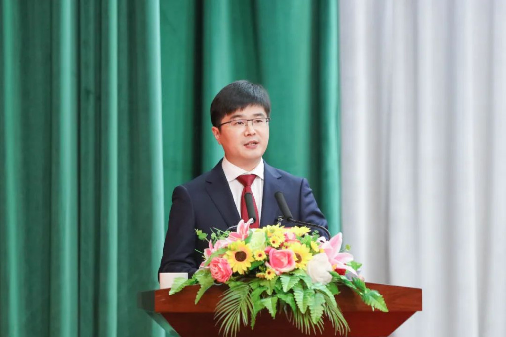 区六届人大四次会议第一次全体会议今日召开
