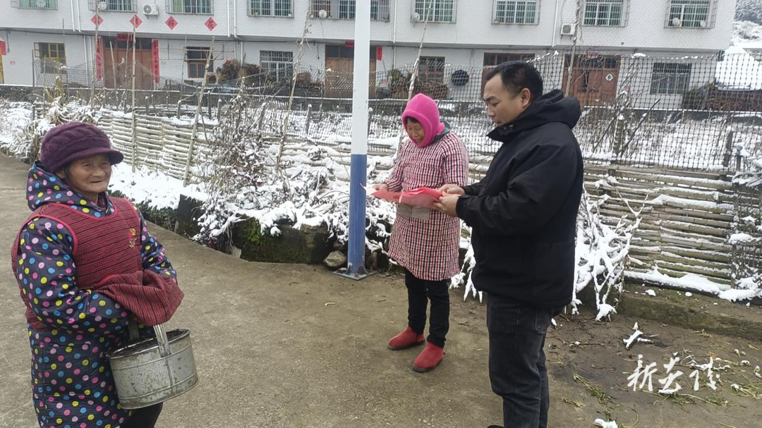 中村瑶族乡：“敲门行动”暖人心