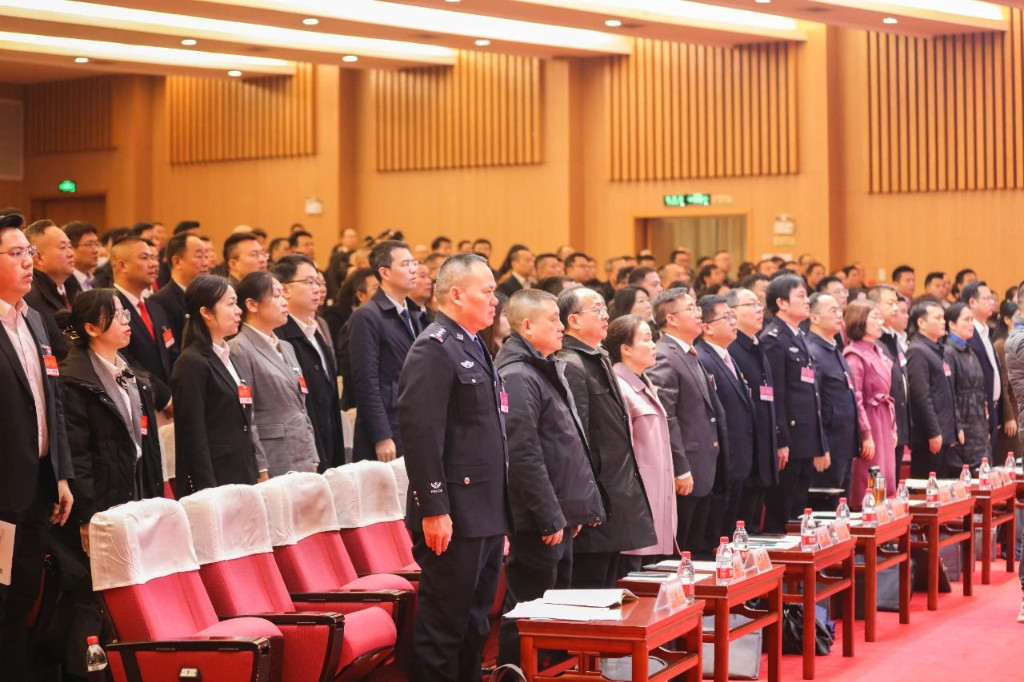 区六届人大四次会议第一次全体会议今日召开
