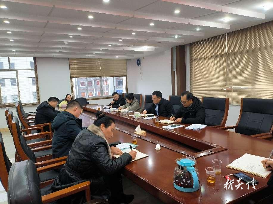 县农业农村局组织学习贯彻县委十三届六次全体（扩大）会议暨县委经济工作会议精神