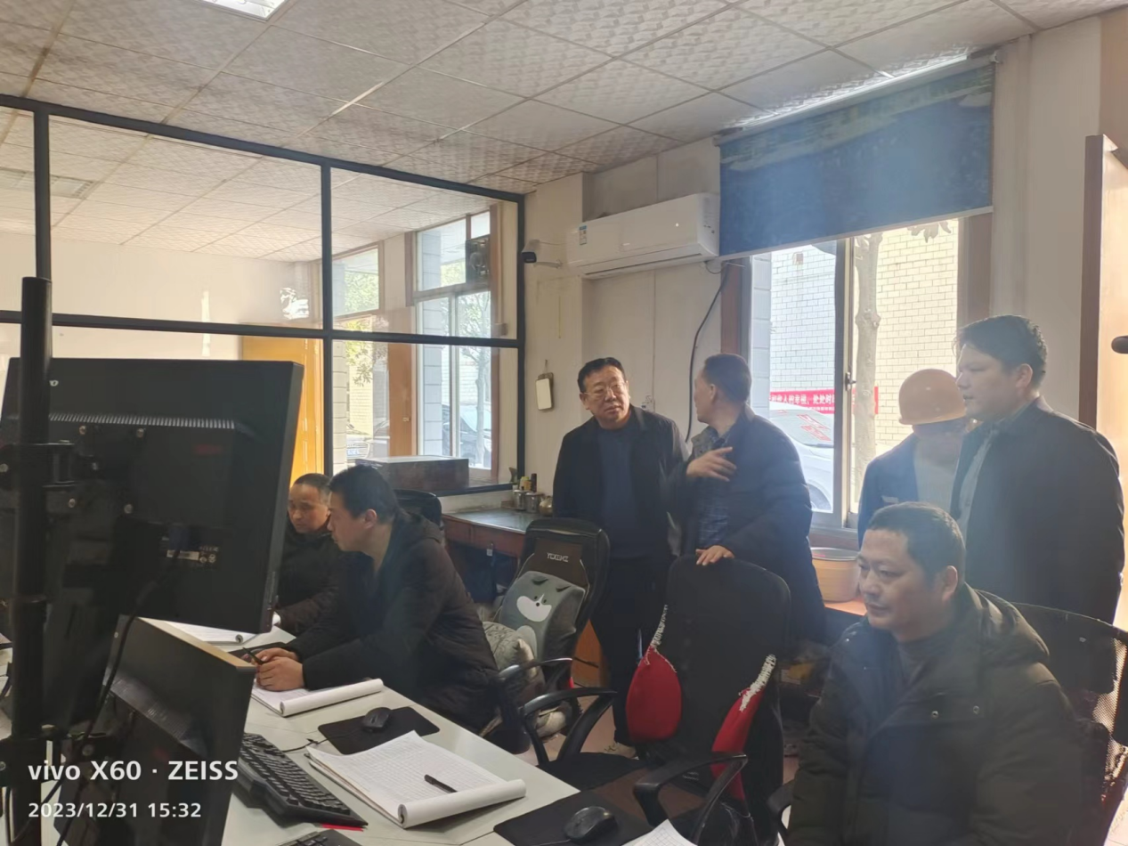 咬紧牙关，竭尽全力，不达目标不收兵
