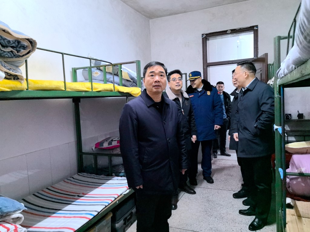 李鹏程调研岁末年初安全生产工作时强调：牢牢守住安全底线　确保人民群众安全、舒心过节