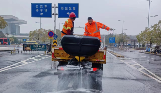 天元市政：昼夜坚守在一线  抗凝保畅护平安