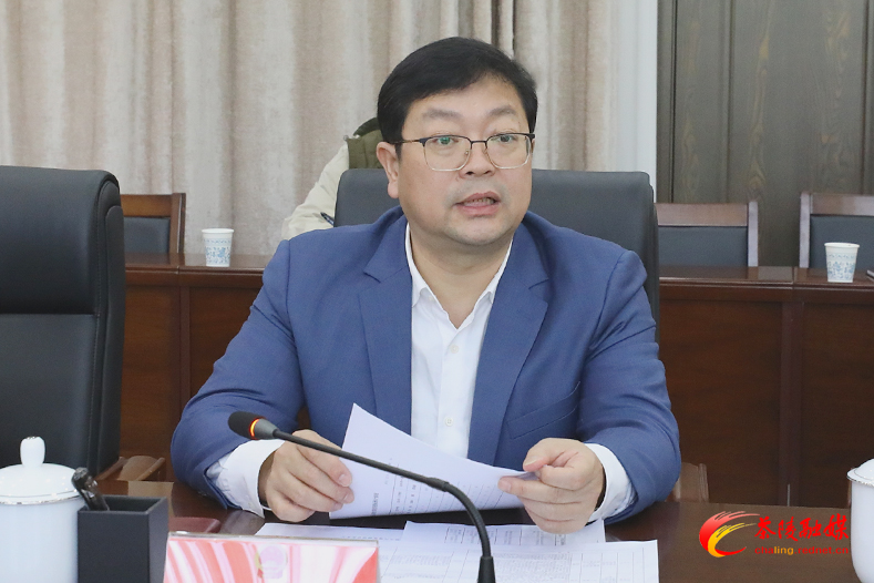 杨红兵调度全县项目建设和主要经济指标工作