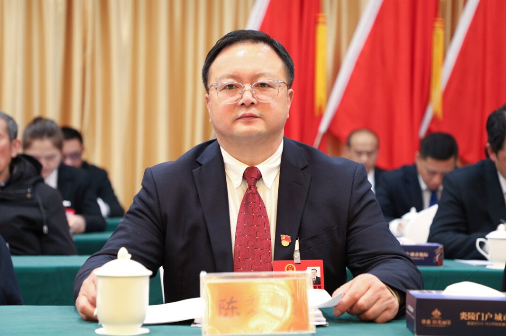 炎陵县第十八届人民代表大会第四次会议隆重开幕
