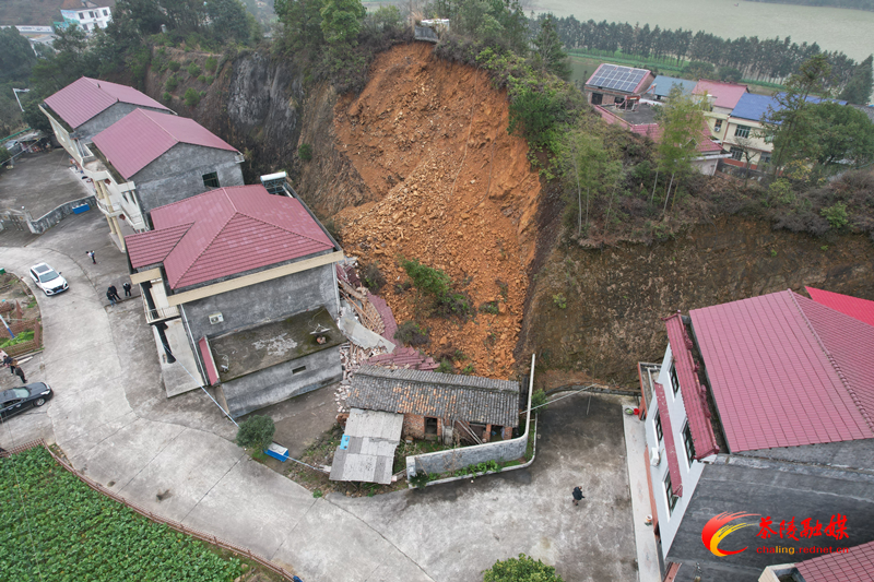 深夜山体崩塌!湖口镇寒江村9人成功避险