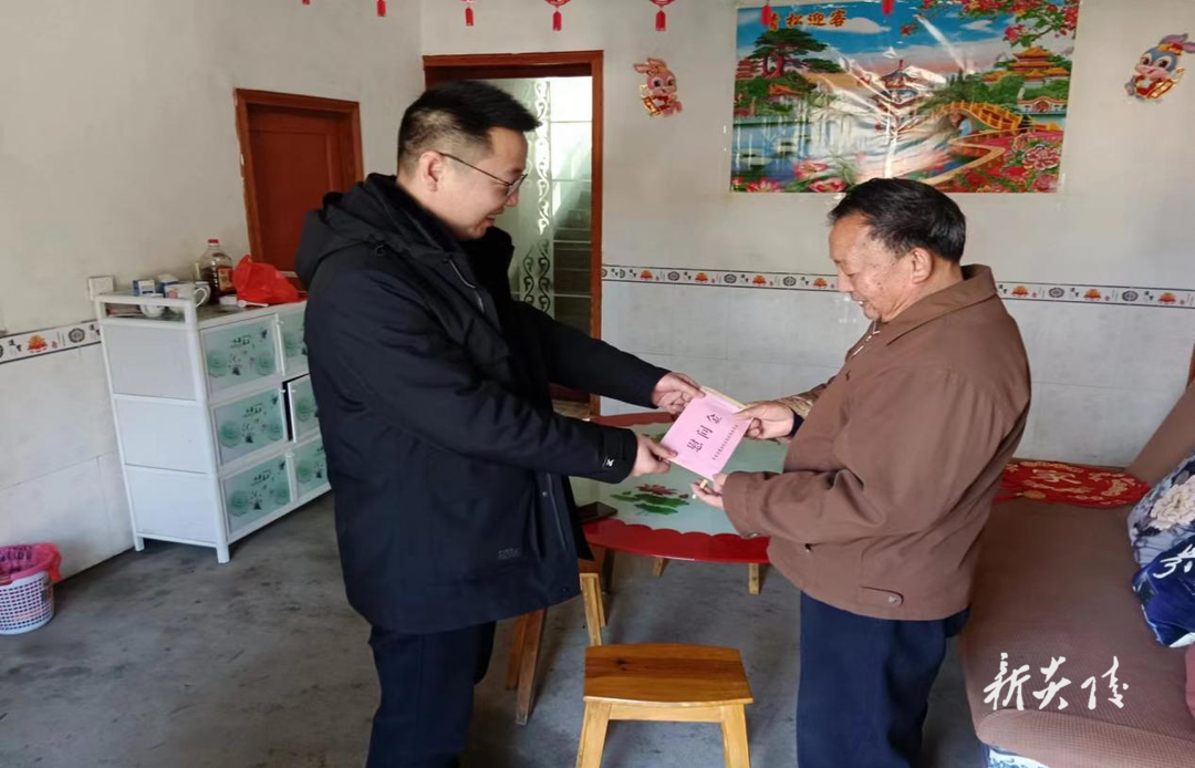 大院农场：走访慰问送温暖 关怀老党员显真情