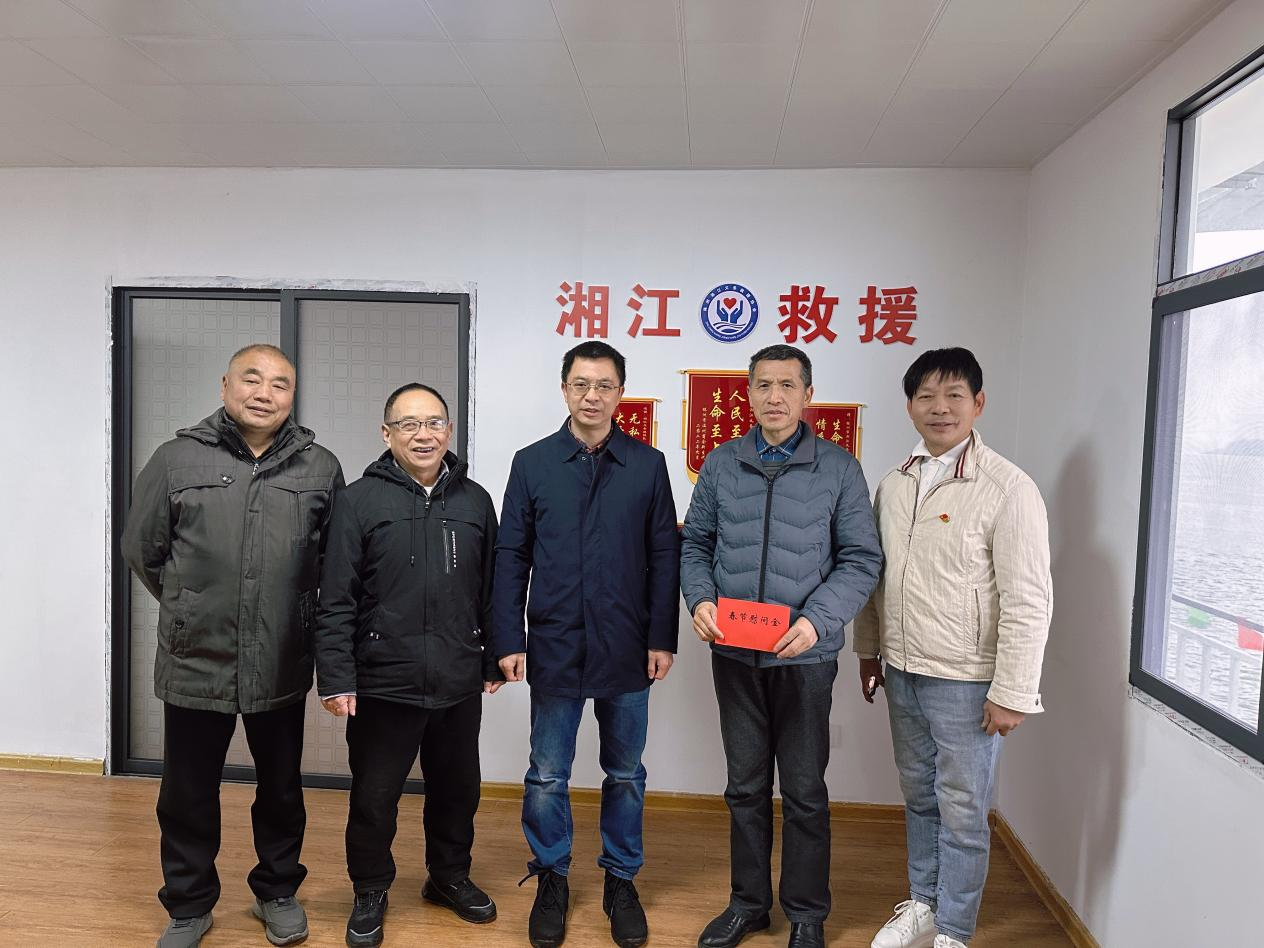 ​  株洲市民政局社会组织综合党委开展春节前走访慰问老党员、困难党员活动