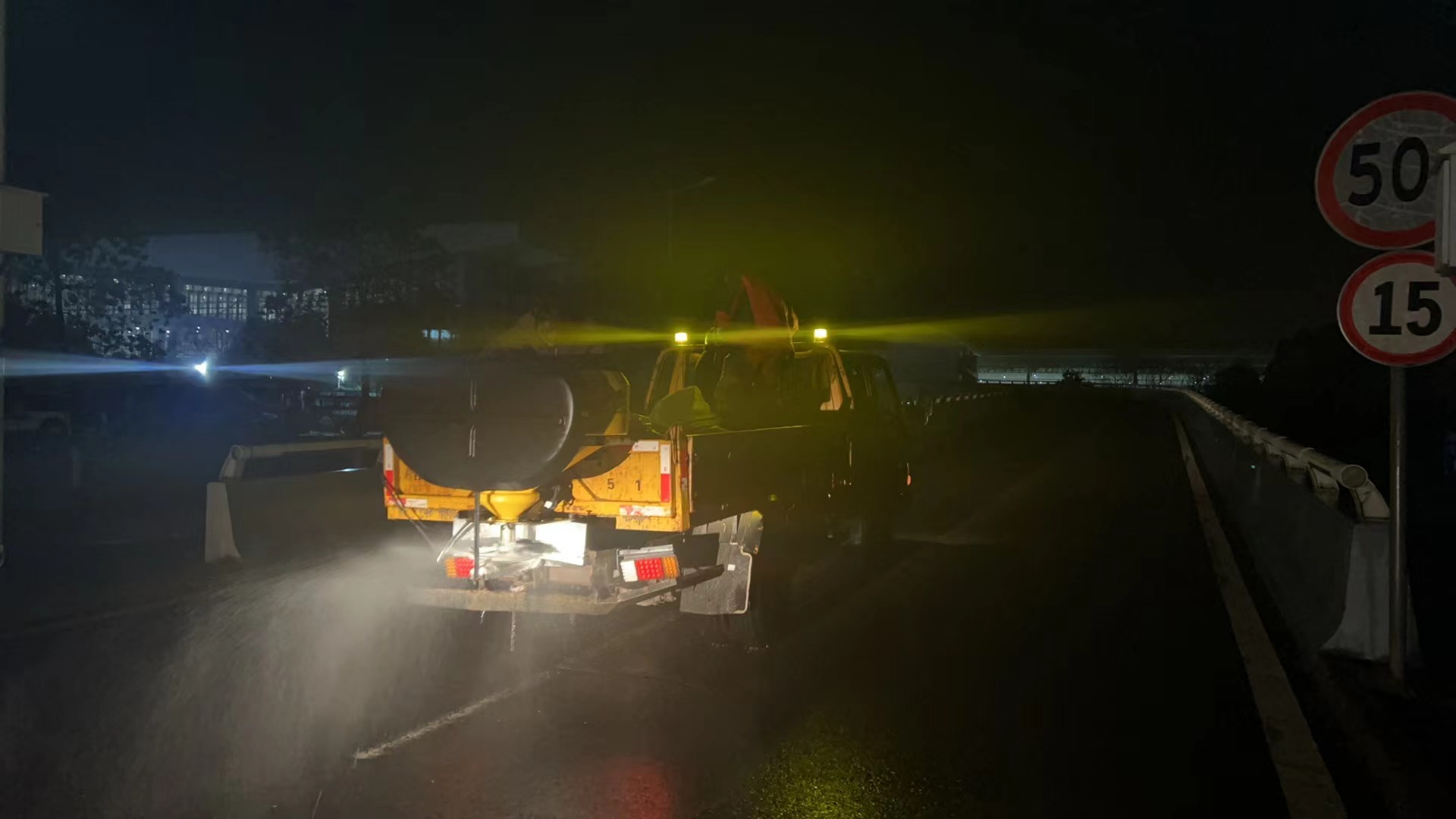 天元市政：昼夜坚守在一线  抗凝保畅护平安