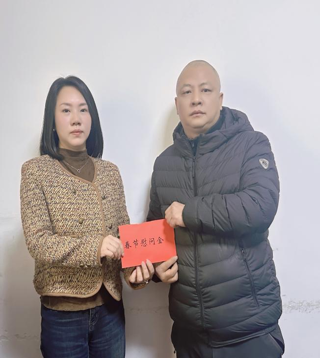 ​  株洲市民政局社会组织综合党委开展春节前走访慰问老党员、困难党员活动