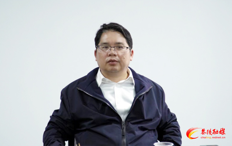 邓元连深入企业调研