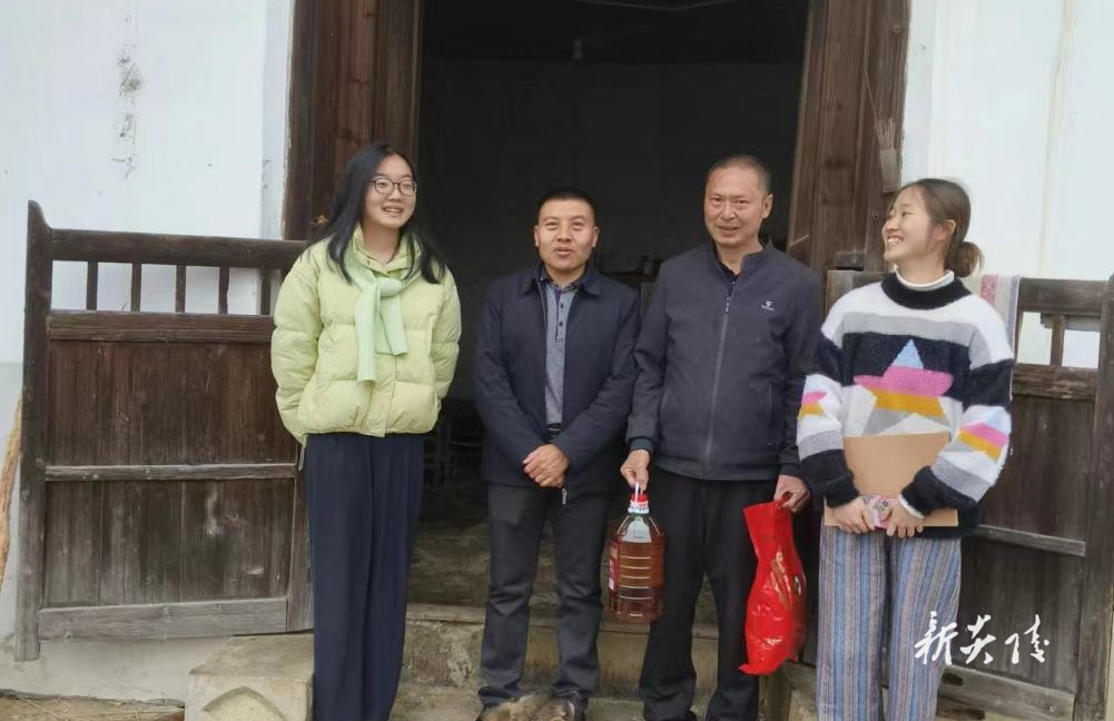 县供销联社：入户走访拜早年 并肩携手话来年