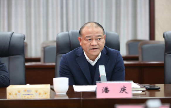 市人社局举行2024年迎新春老干部座谈会 暨荣誉退休仪式