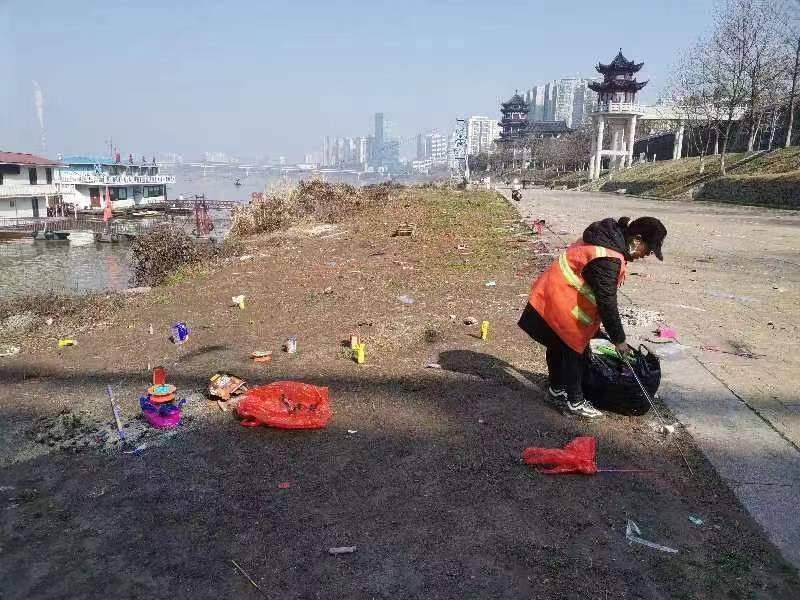 庆云街道：护河行动 春节我在岗