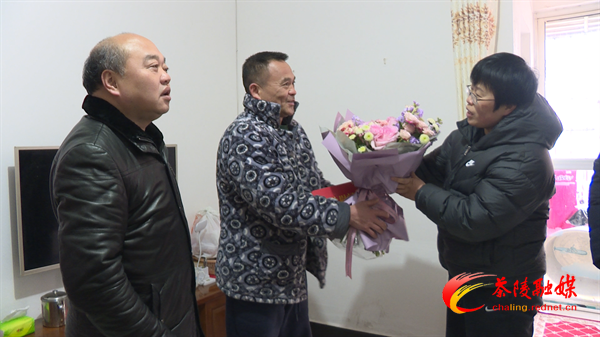 株洲市委宣传部来茶走访慰问生活困难道德模范