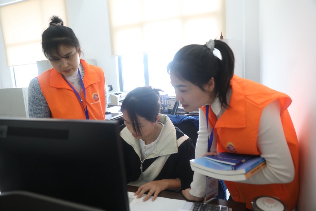 【解放思想大抓落实】李鹏程赴园区调研指导“五经普”入户登记工作 强调：在大抓落实中推动普查成果更好服务攸县高质量发展